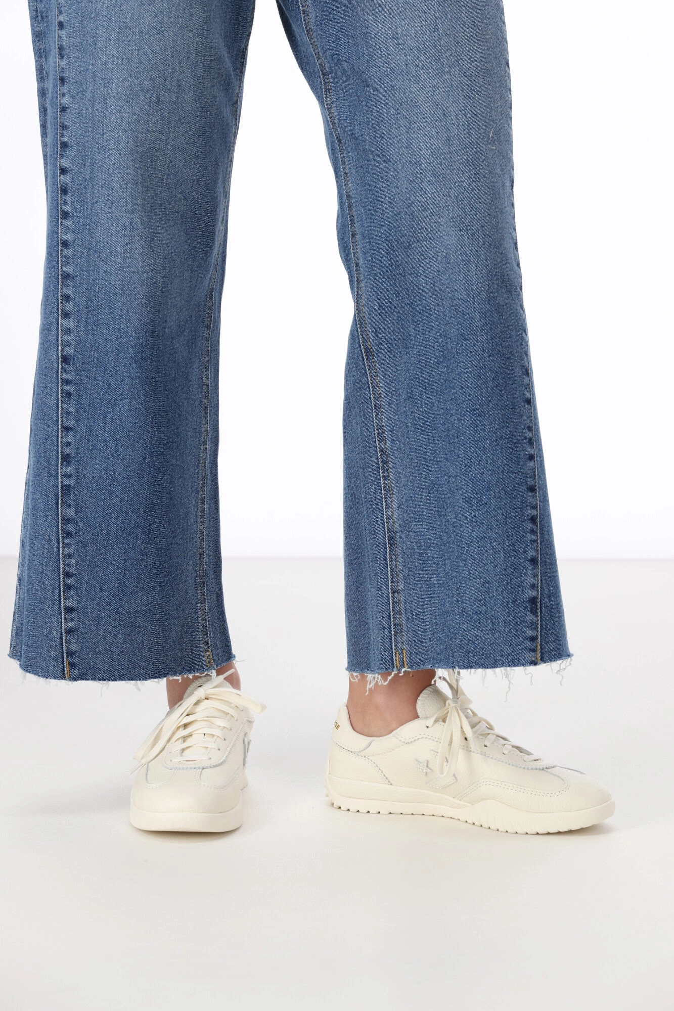 Converse Unisex Run Star Trainer Gold Low Top Egret