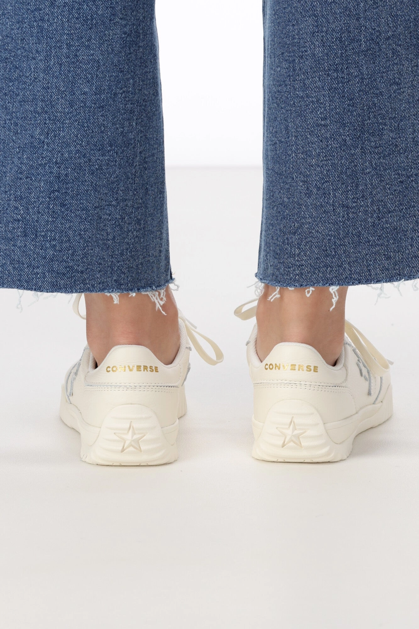 Converse Unisex Run Star Trainer Gold Low Top Egret