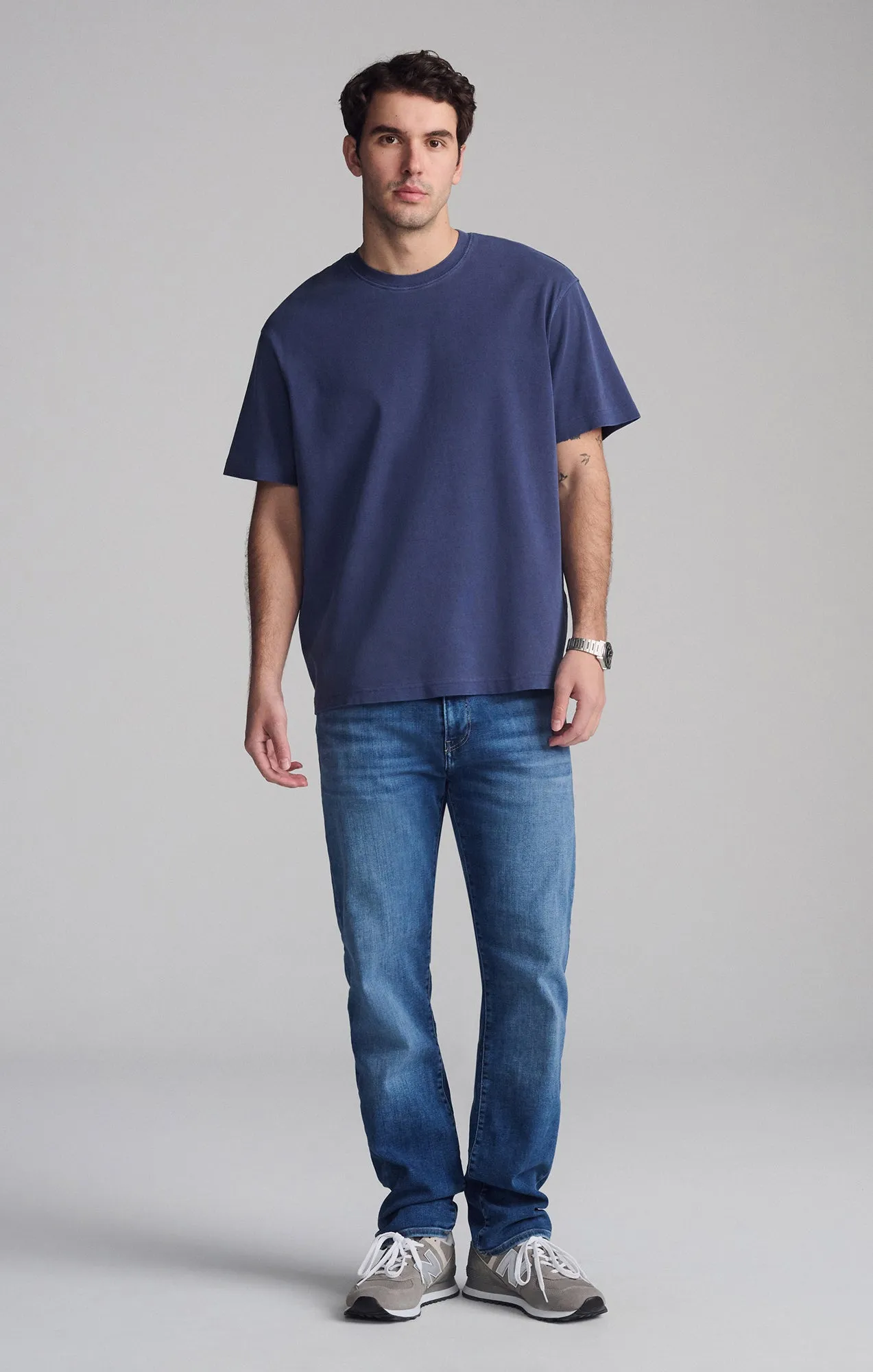 SHORT SLEEVE CREW NECK T-SHIRT IN BLACK IRIS