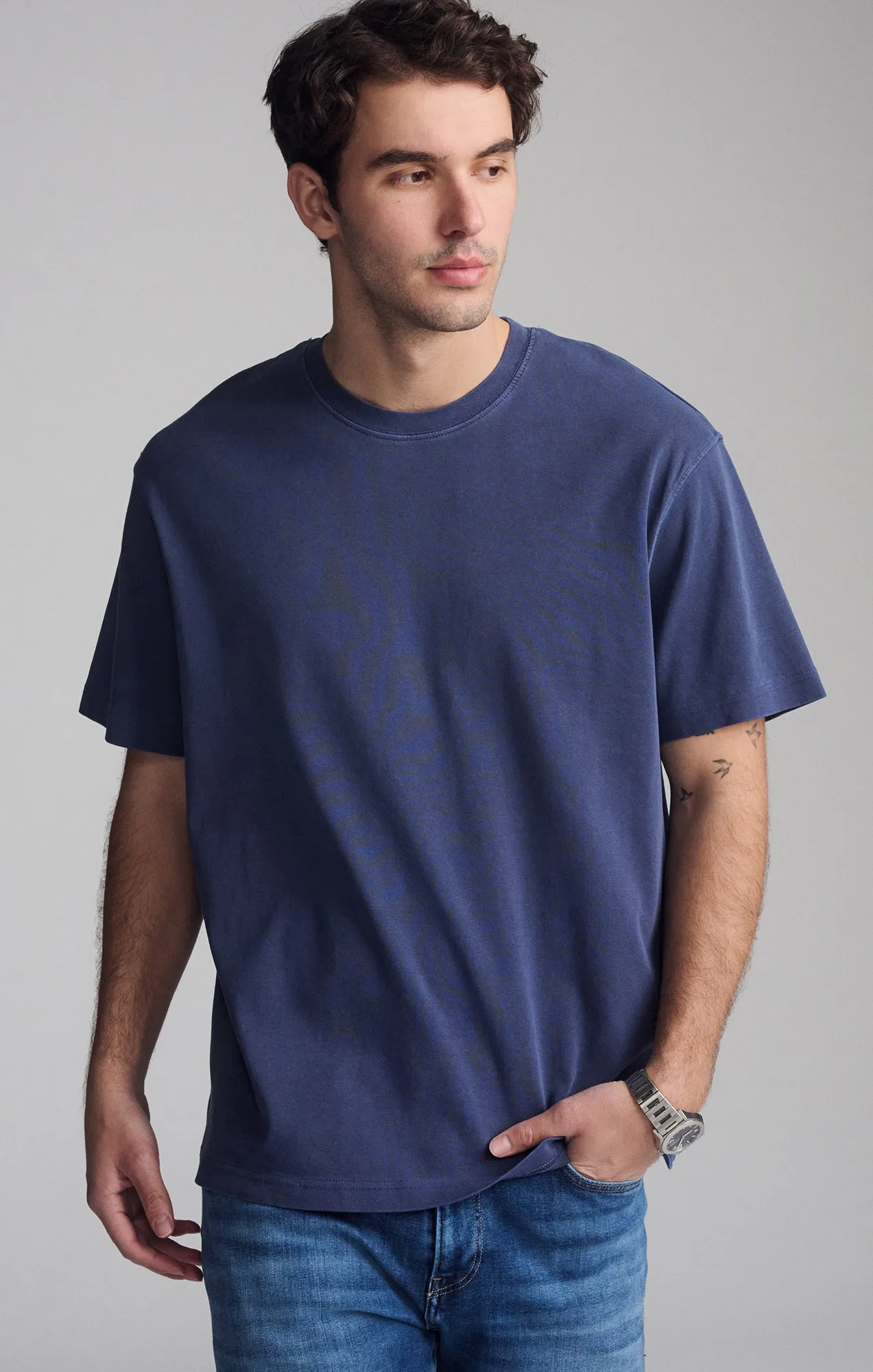 SHORT SLEEVE CREW NECK T-SHIRT IN BLACK IRIS