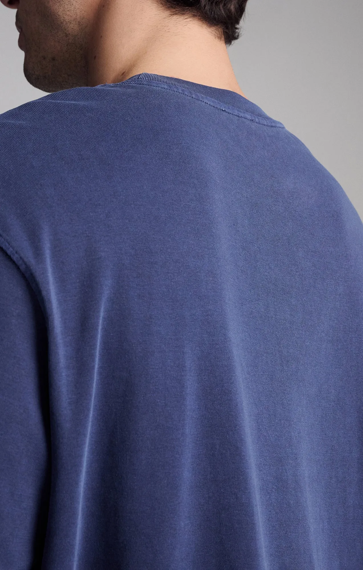 SHORT SLEEVE CREW NECK T-SHIRT IN BLACK IRIS