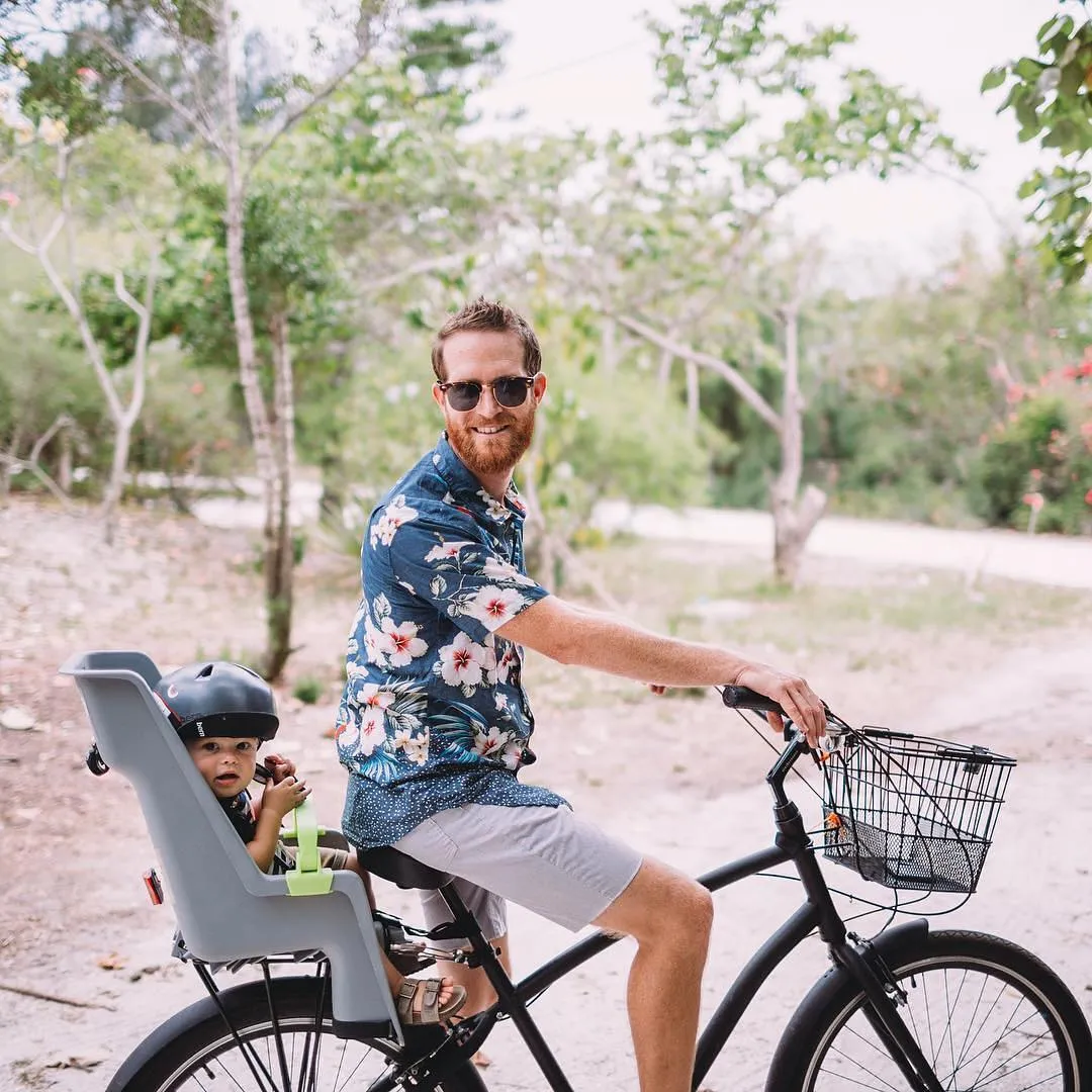 sixthreezero EVRYjourney Deluxe Men's 26" 7 Speed Hybrid Cruiser Bicycle w/ Integrated Lock, Basket, Light