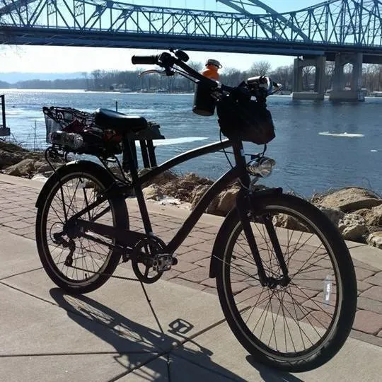 sixthreezero EVRYjourney Deluxe Men's 26" 7 Speed Hybrid Cruiser Bicycle w/ Integrated Lock, Basket, Light