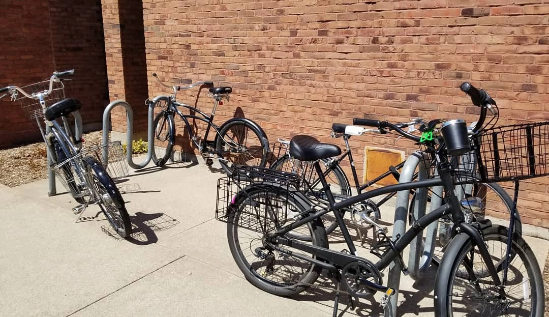 sixthreezero EVRYjourney Men's w/ Integrated Lock 26" 7-Speed Sport Hybrid Cruiser Bicycle