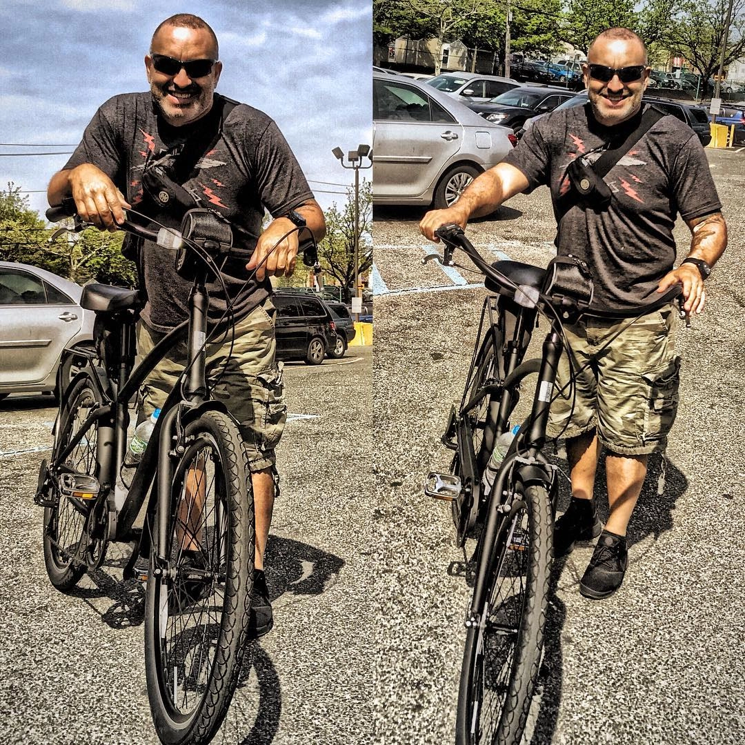sixthreezero EVRYjourney Men's w/ Integrated Lock 26" 7-Speed Sport Hybrid Cruiser Bicycle