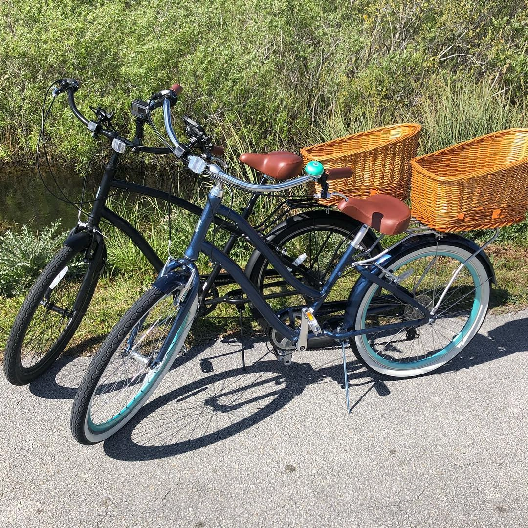 sixthreezero EVRYjourney Men's w/ Integrated Lock 26" 7-Speed Sport Hybrid Cruiser Bicycle