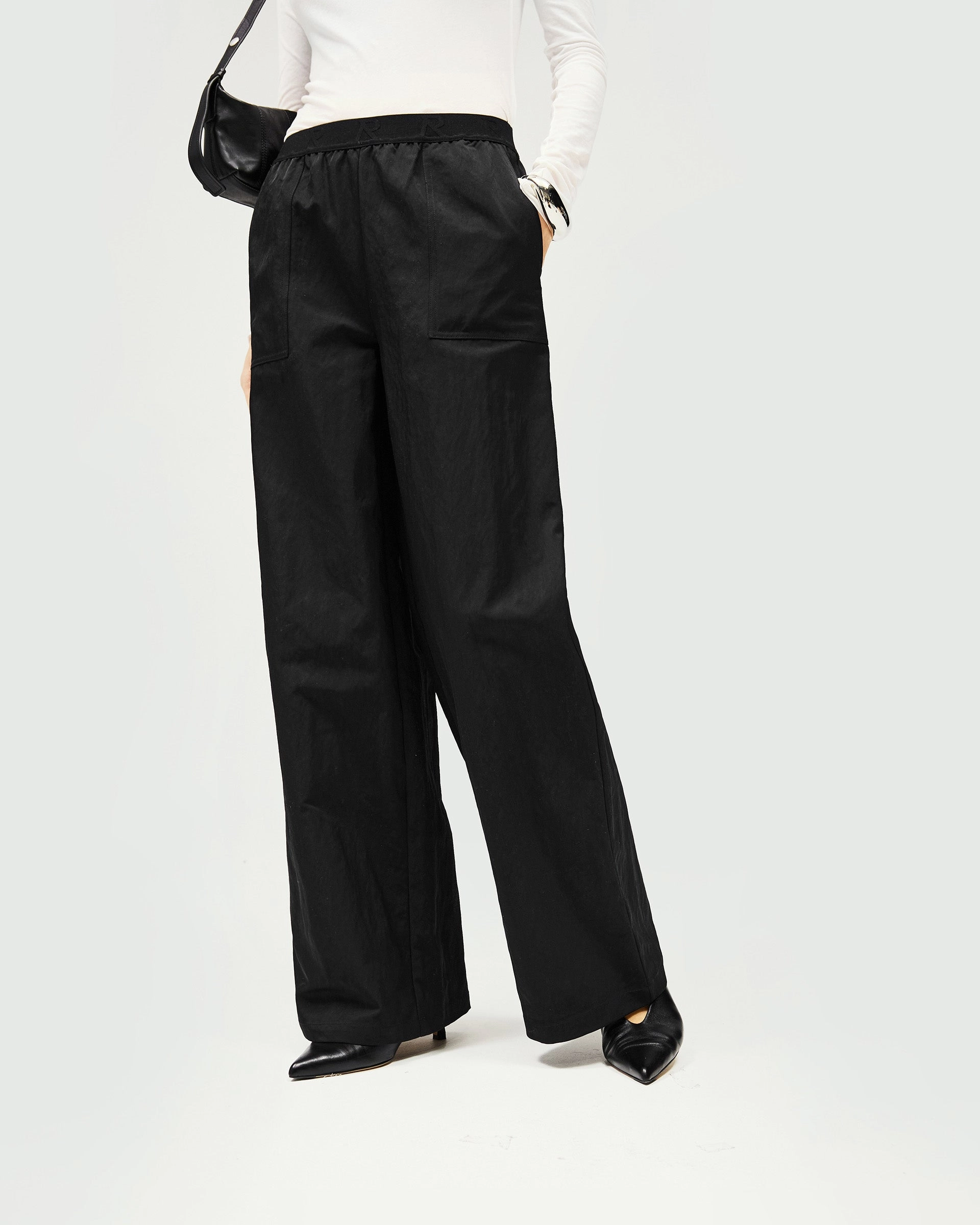 Subway Jogger - Jet Black