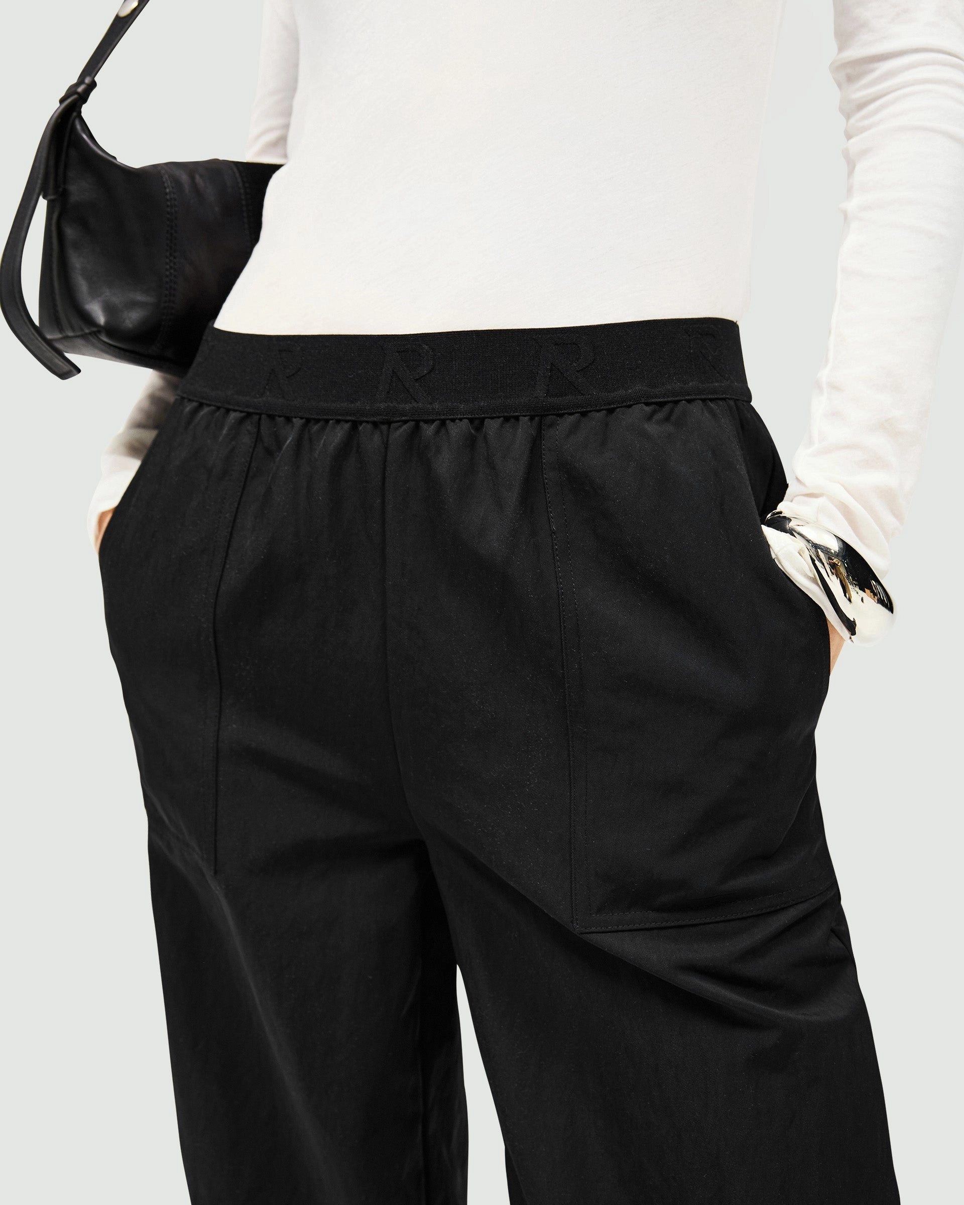 Subway Jogger - Jet Black